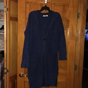 Ugg sweater with hood with two pockets